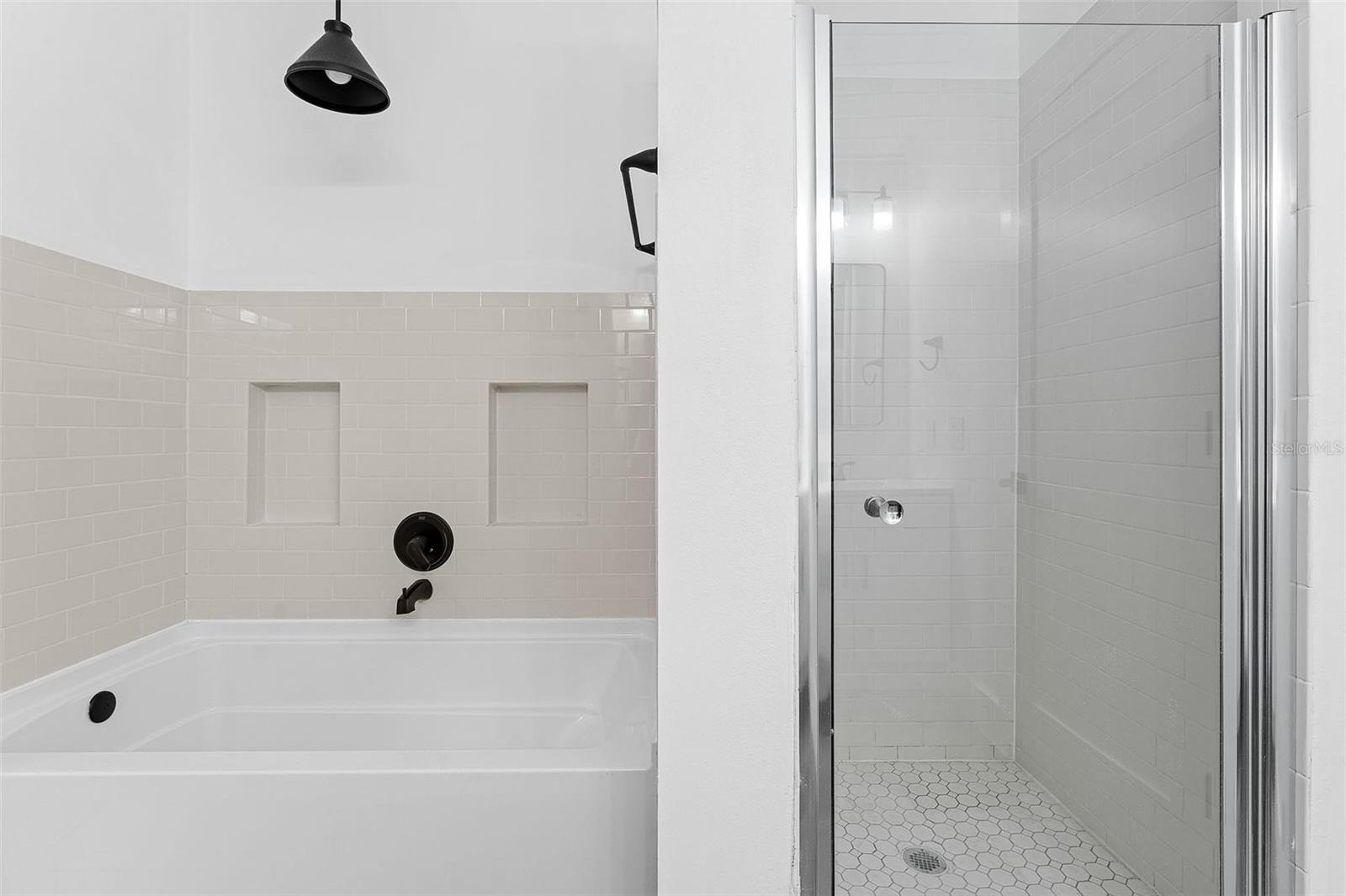 Image 10 of 16 For 845 Bay Esplanade