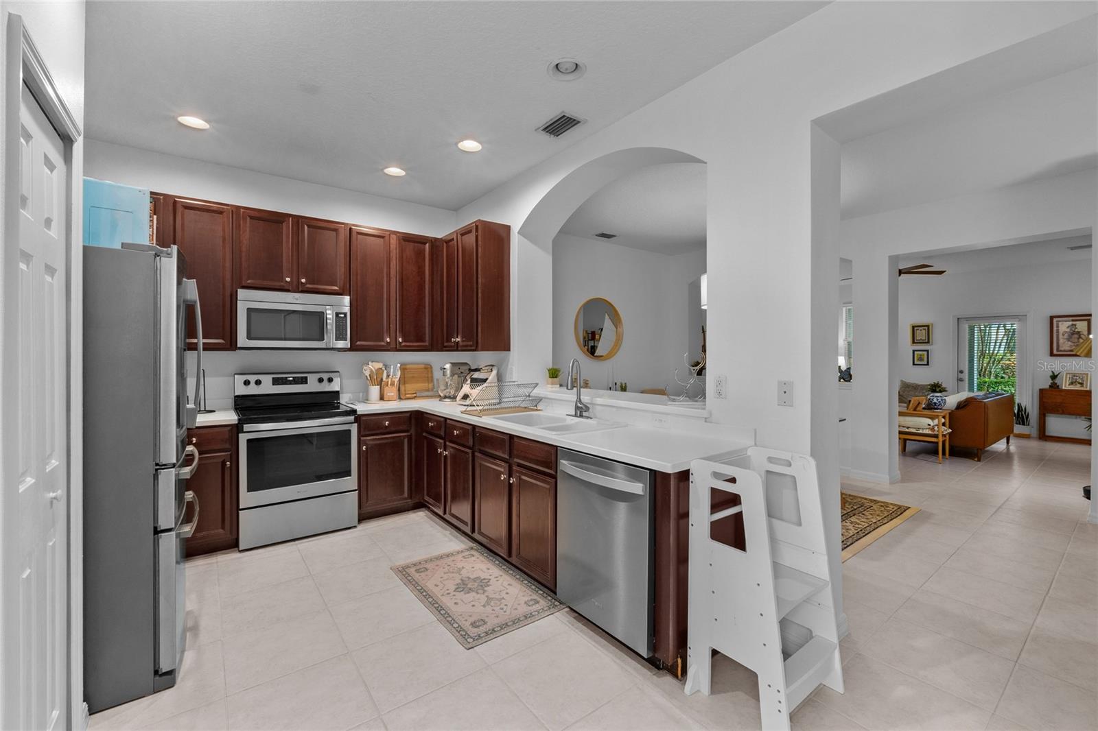 Image 16 of 34 For 9410 Georgian Park Lane 105