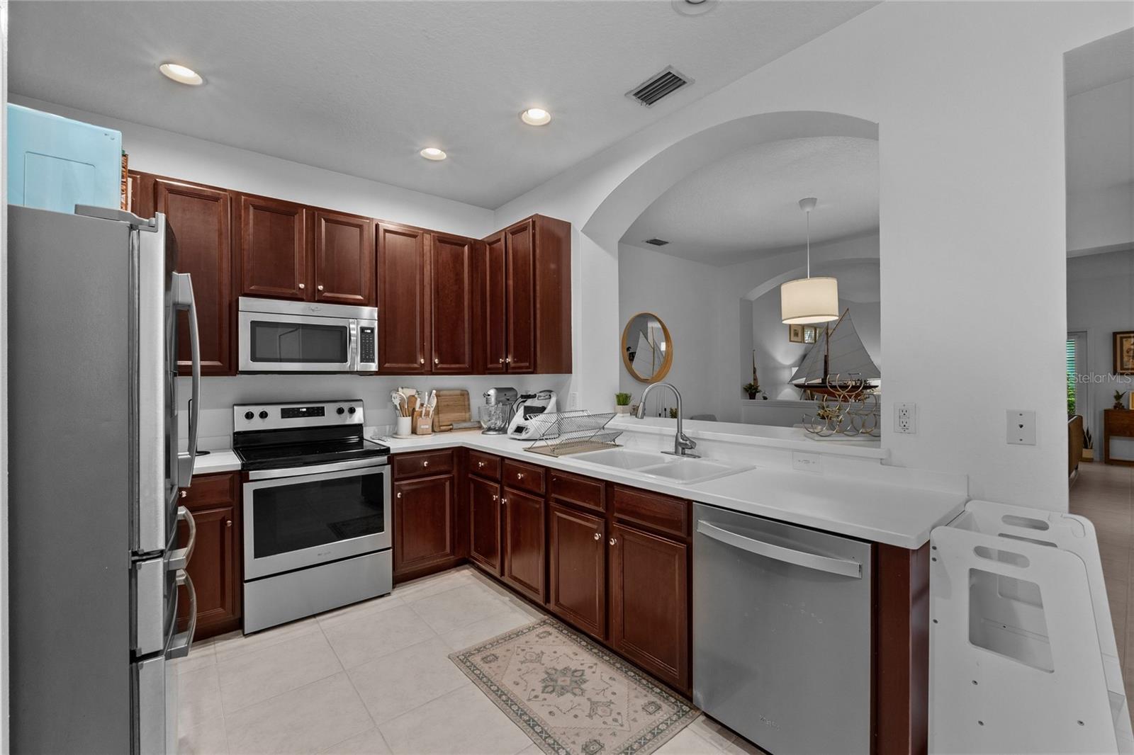 Image 18 of 34 For 9410 Georgian Park Lane 105