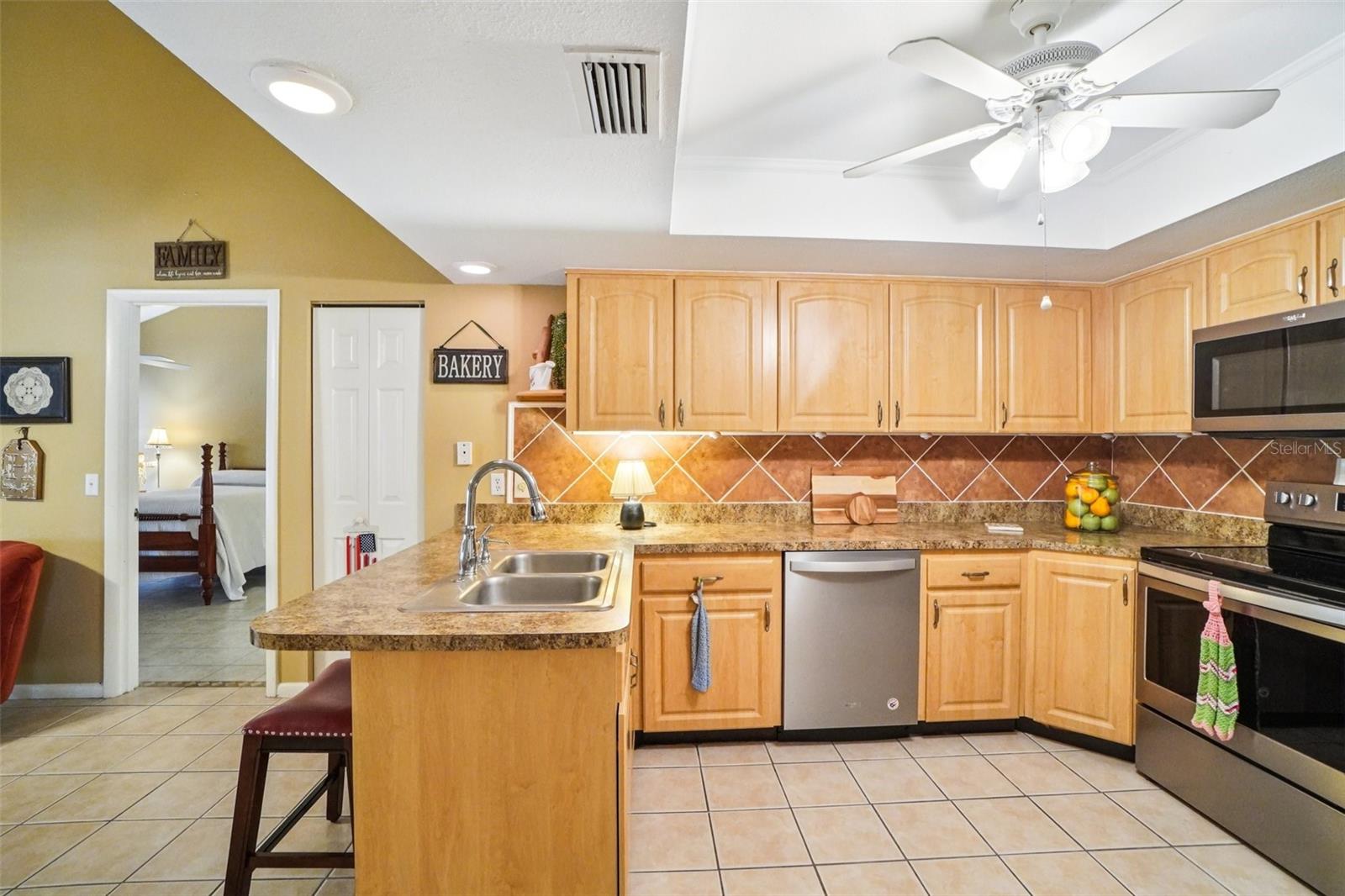 Image 13 of 36 For 17803 Sunrise Drive