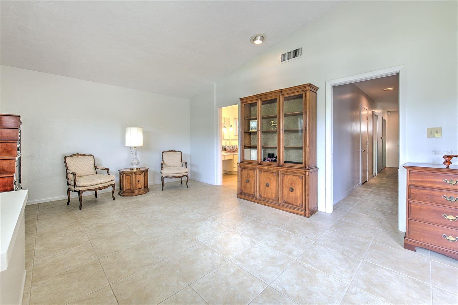 Listing photo id 20 for 7102 Mandy Lane