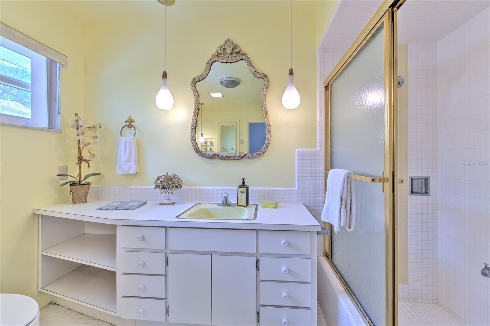 Listing photo id 23 for 7102 Mandy Lane