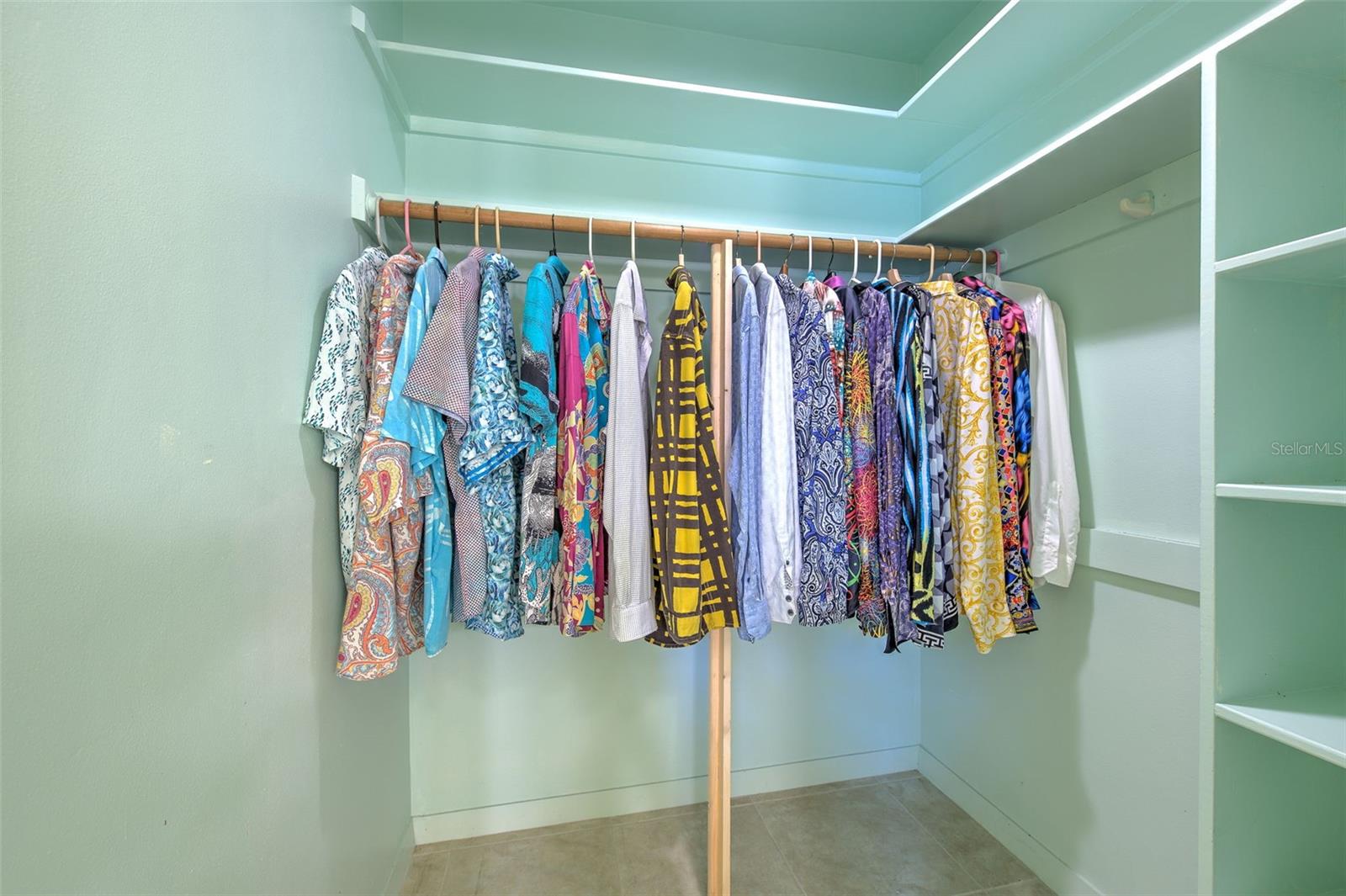 Listing photo id 25 for 7102 Mandy Lane