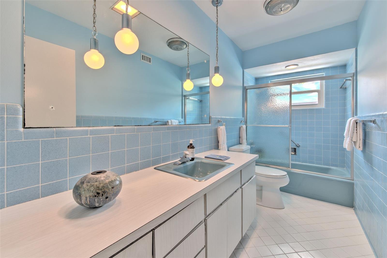 Listing photo id 27 for 7102 Mandy Lane