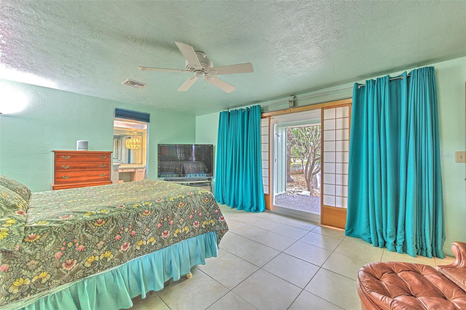 Listing photo id 31 for 7102 Mandy Lane