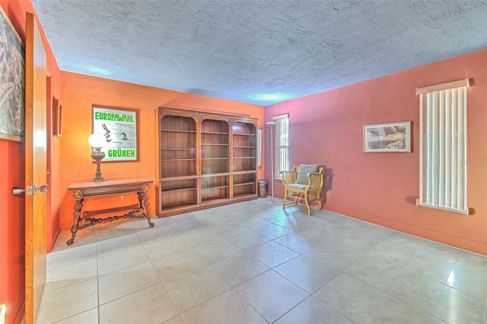 Listing photo id 39 for 7102 Mandy Lane