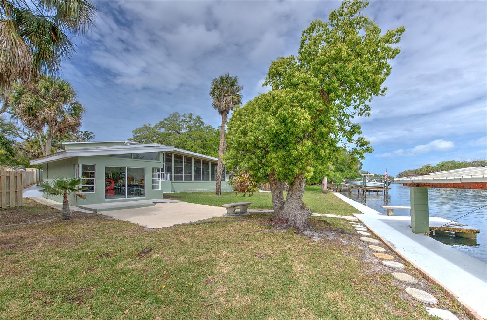 Listing photo id 54 for 7102 Mandy Lane