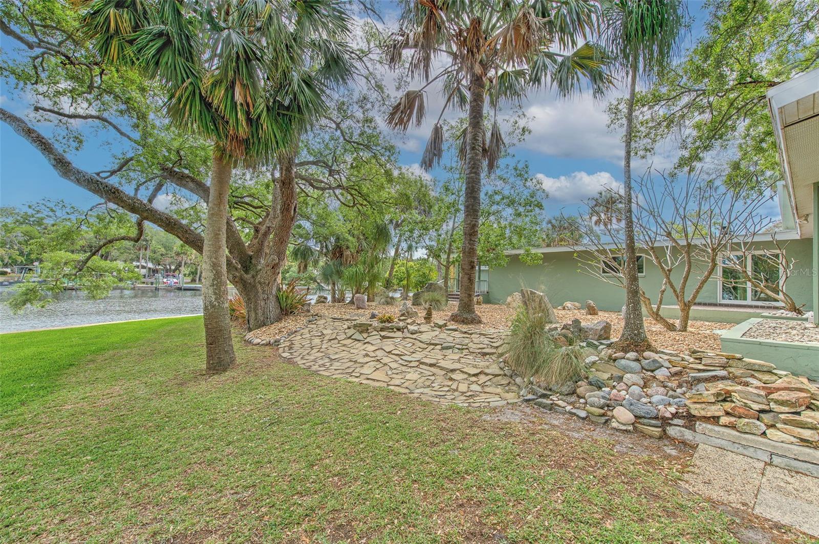 Listing photo id 56 for 7102 Mandy Lane