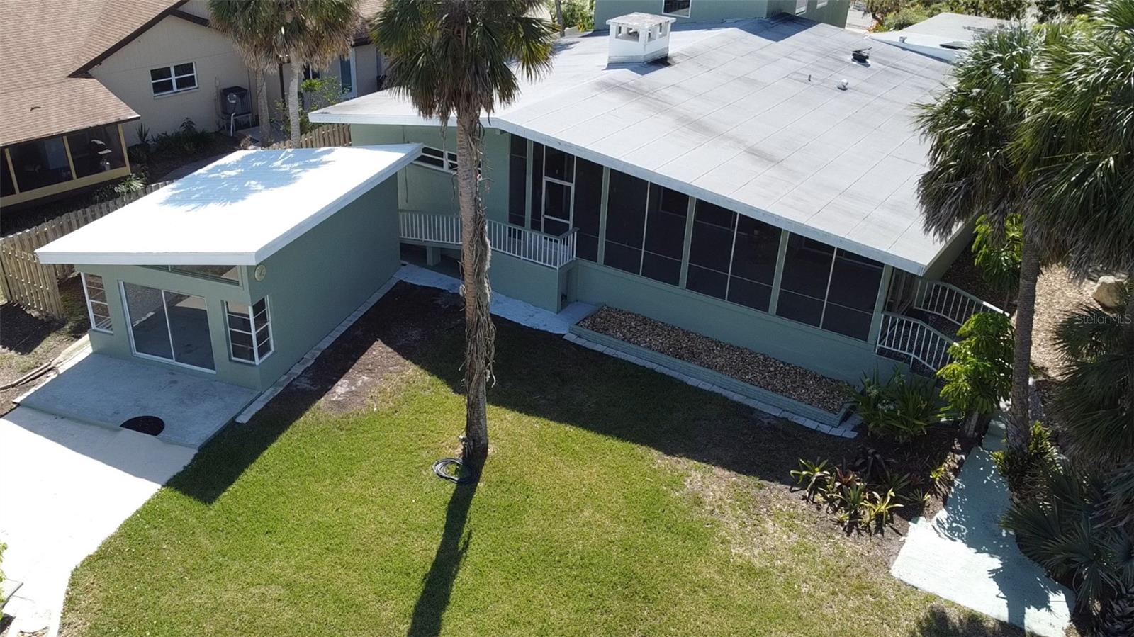 Listing photo id 67 for 7102 Mandy Lane