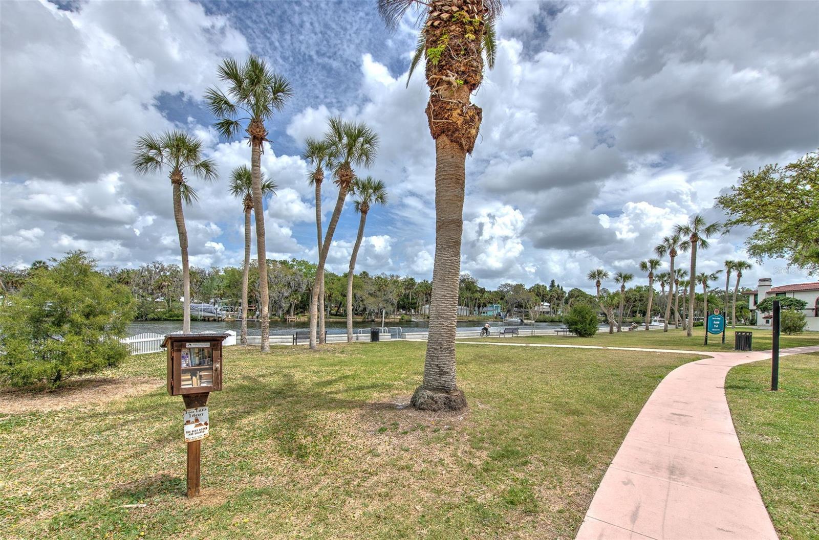 Listing photo id 72 for 7102 Mandy Lane