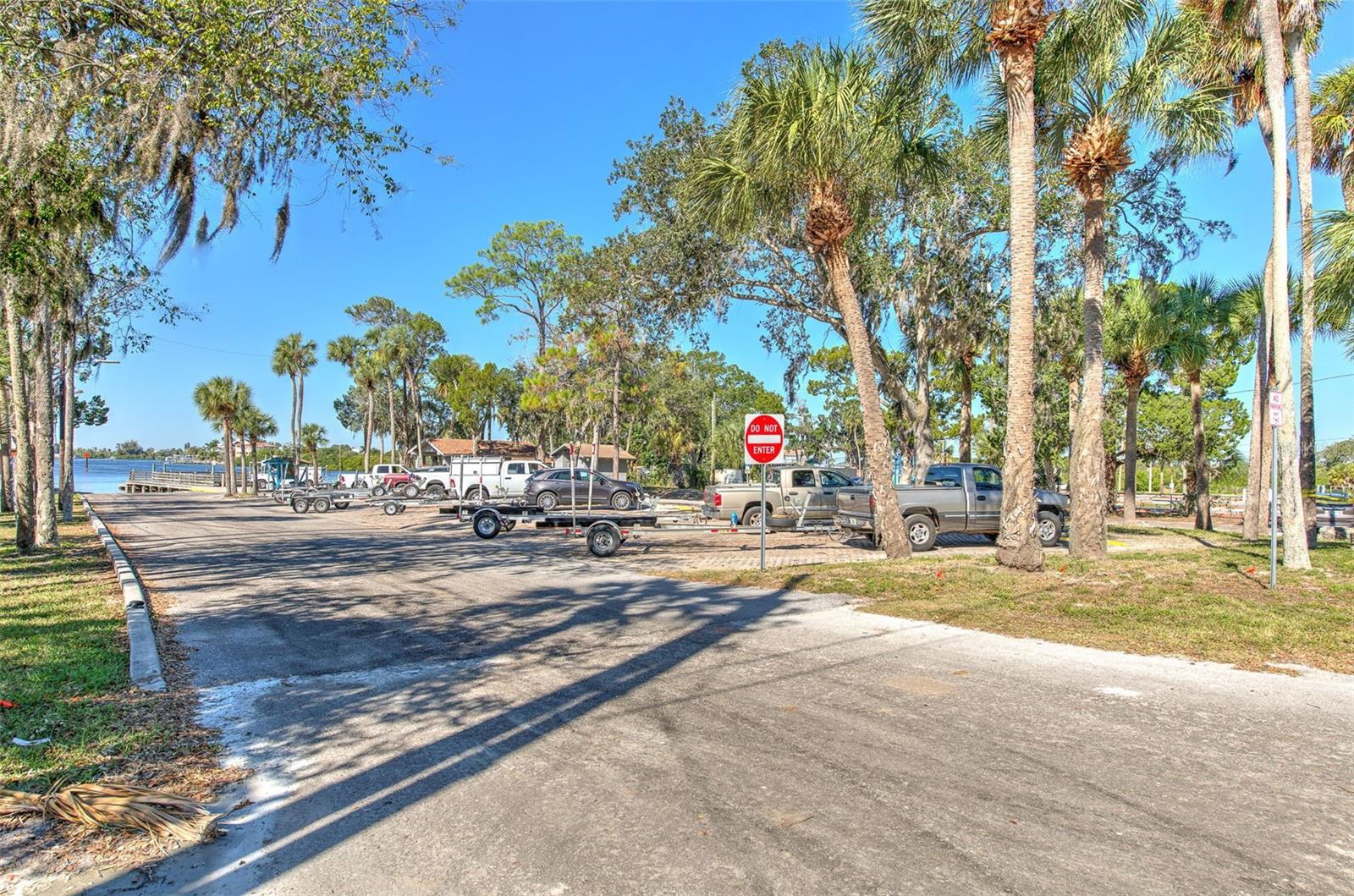 Listing photo id 74 for 7102 Mandy Lane