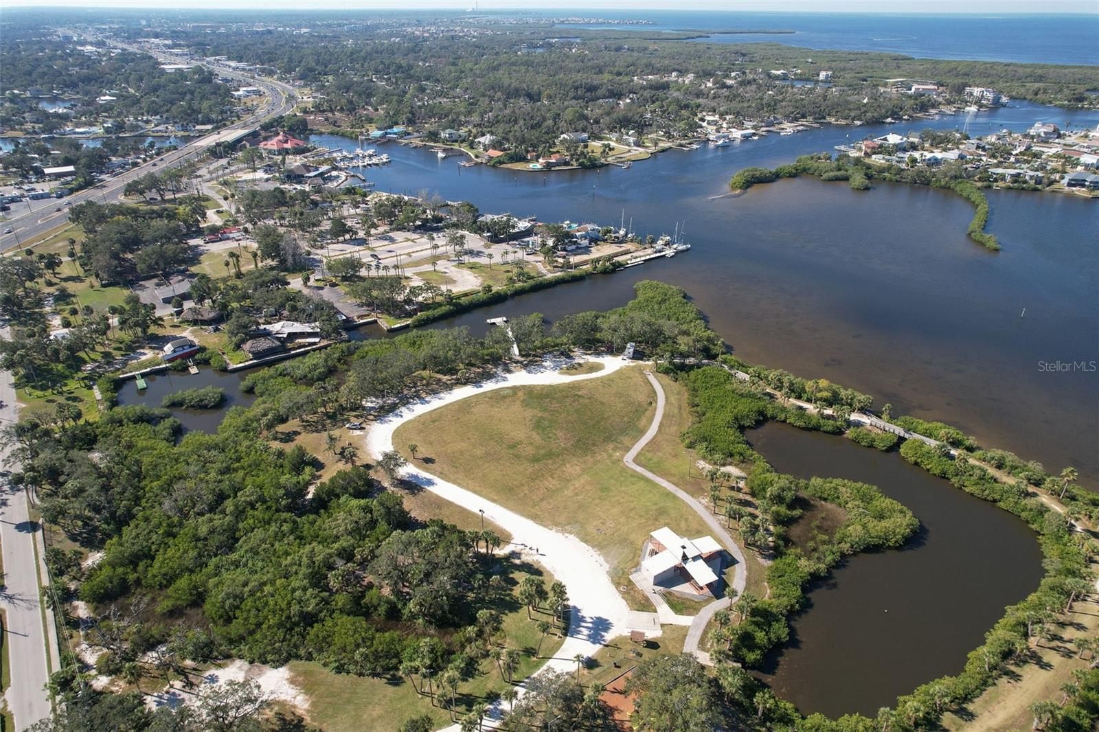 Listing photo id 77 for 7102 Mandy Lane