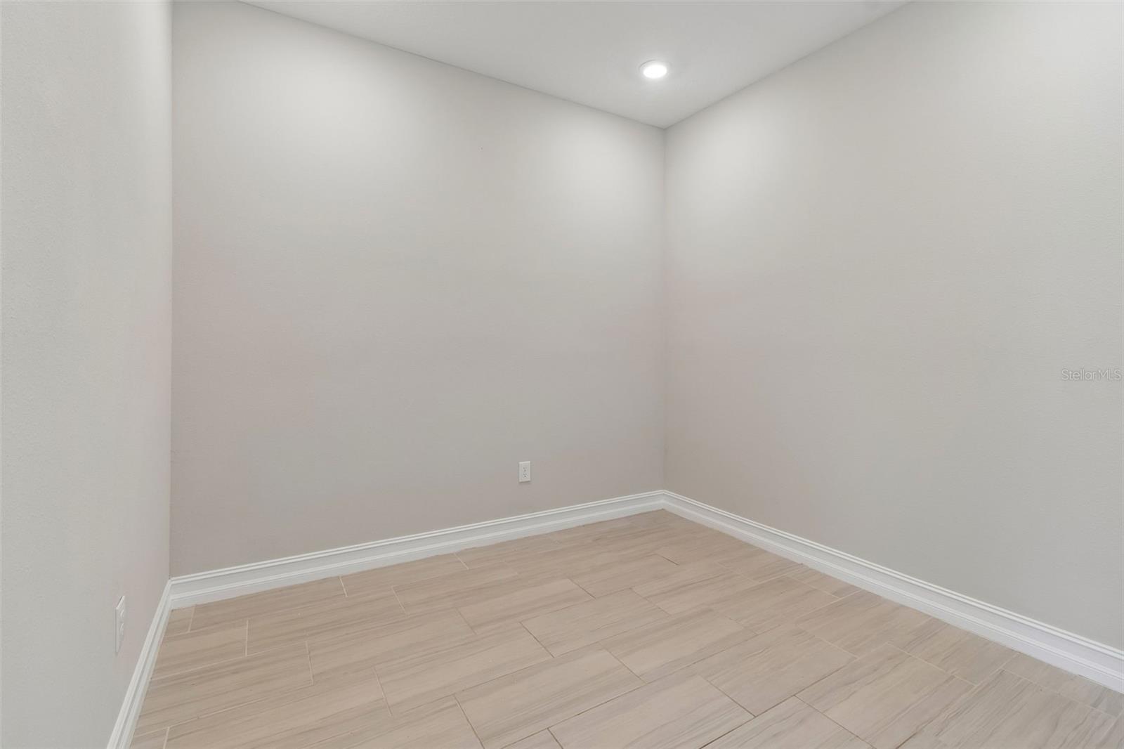 Image 17 of 100 For 4565 Ancona Way