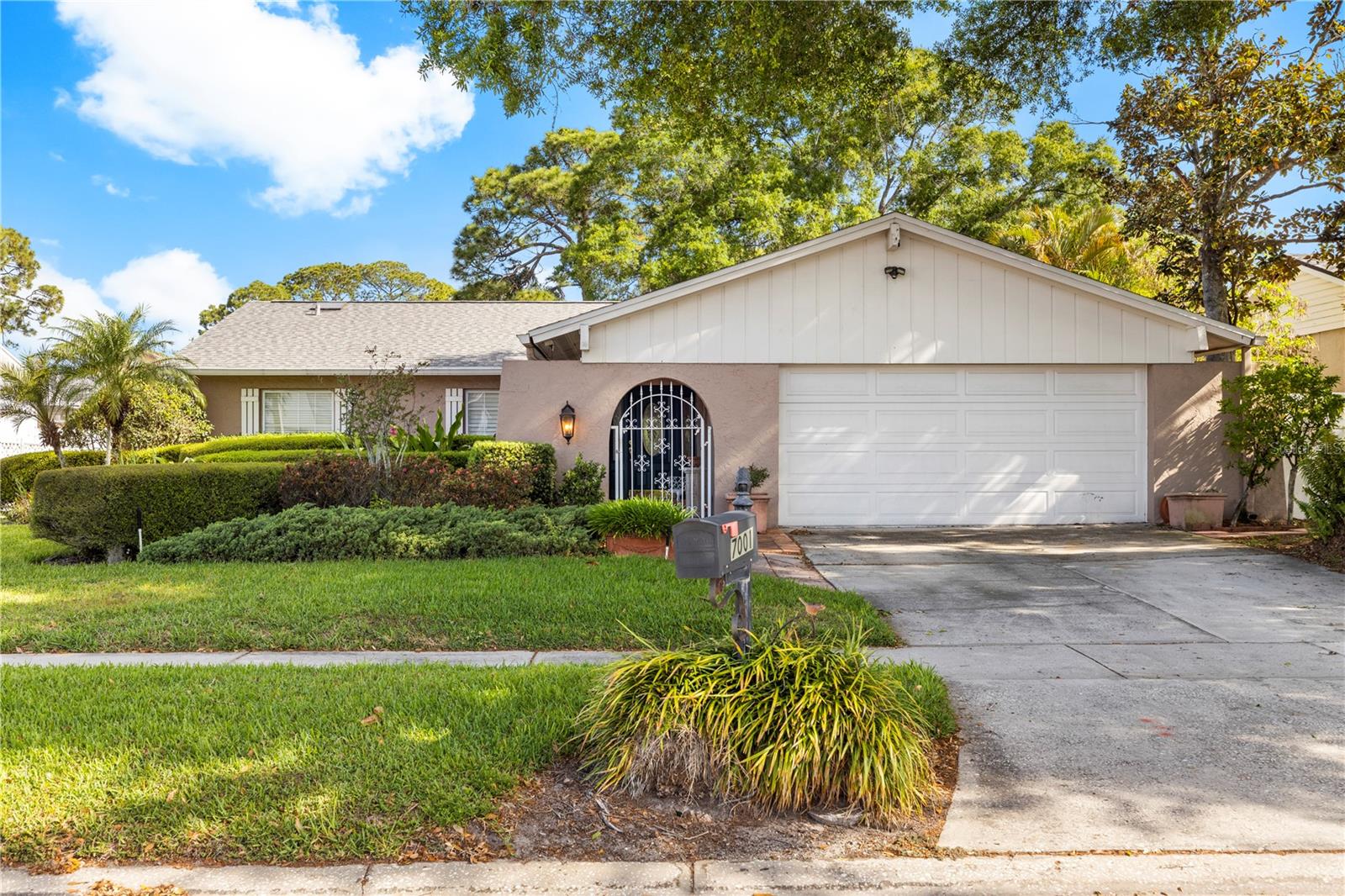 Details for 7001 Twelve Oaks Boulevard, TAMPA, FL 33634