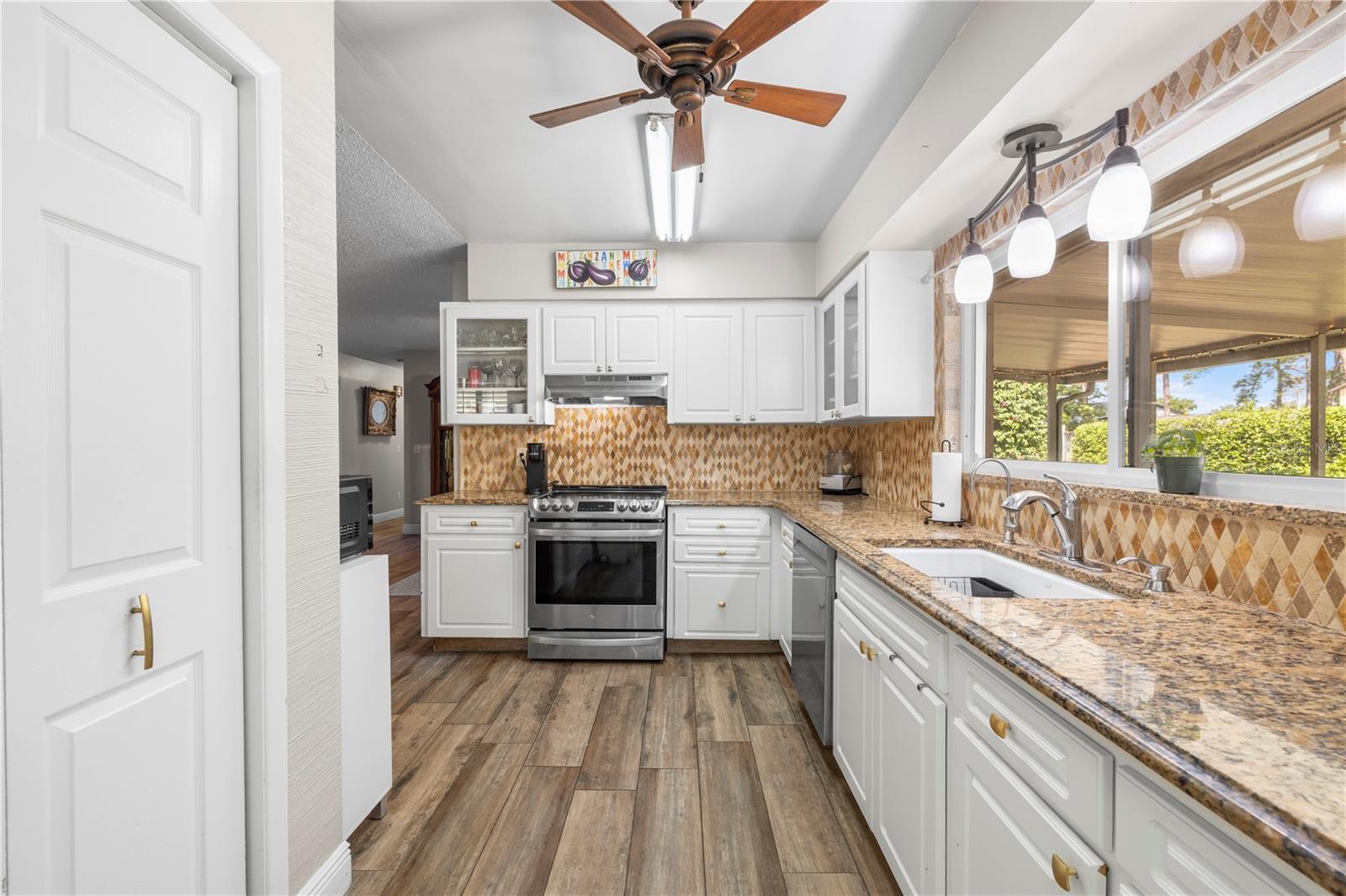 Image 21 of 68 For 7001 Twelve Oaks Boulevard