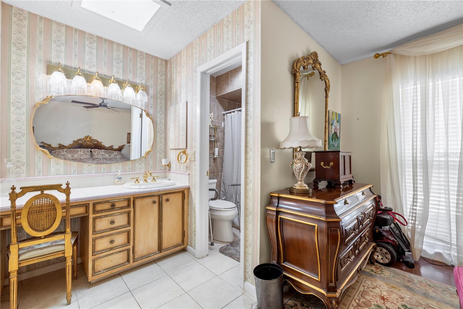 Image 38 of 68 For 7001 Twelve Oaks Boulevard