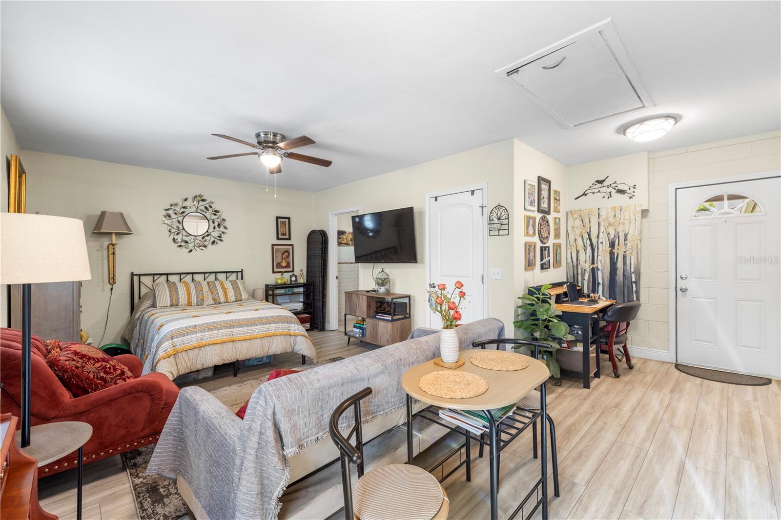 Image 6 of 68 For 7001 Twelve Oaks Boulevard