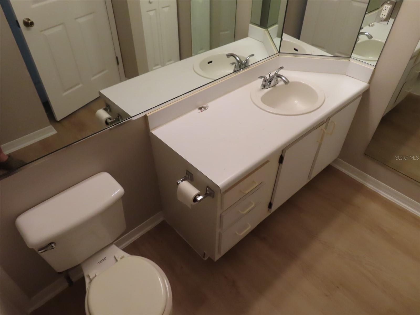 Listing photo id 10 for 5608 Pinnacle Heights Circle 109