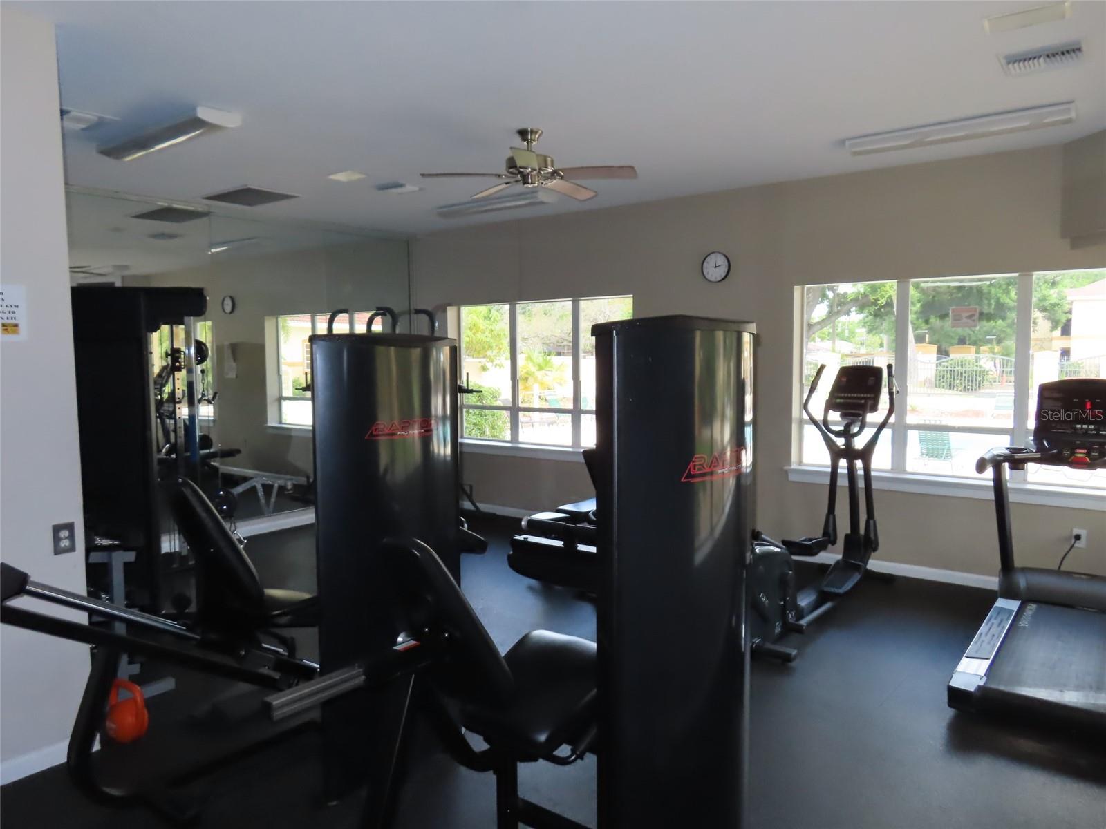 Listing photo id 14 for 5608 Pinnacle Heights Circle 109