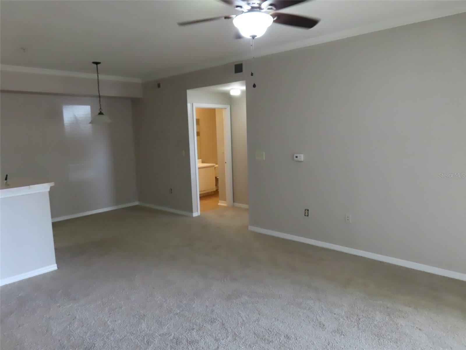 Listing photo id 2 for 5608 Pinnacle Heights Circle 109
