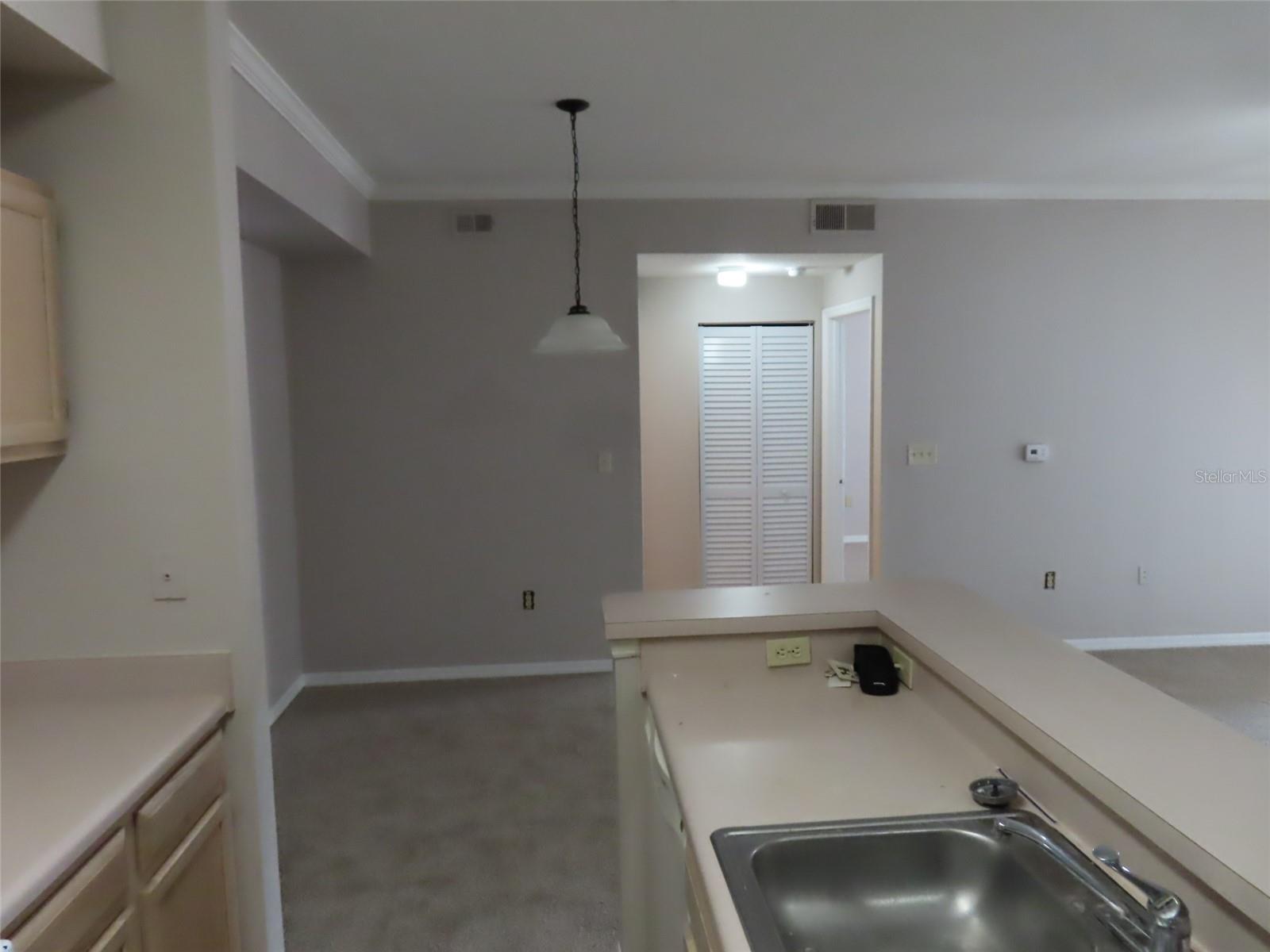 Listing photo id 4 for 5608 Pinnacle Heights Circle 109