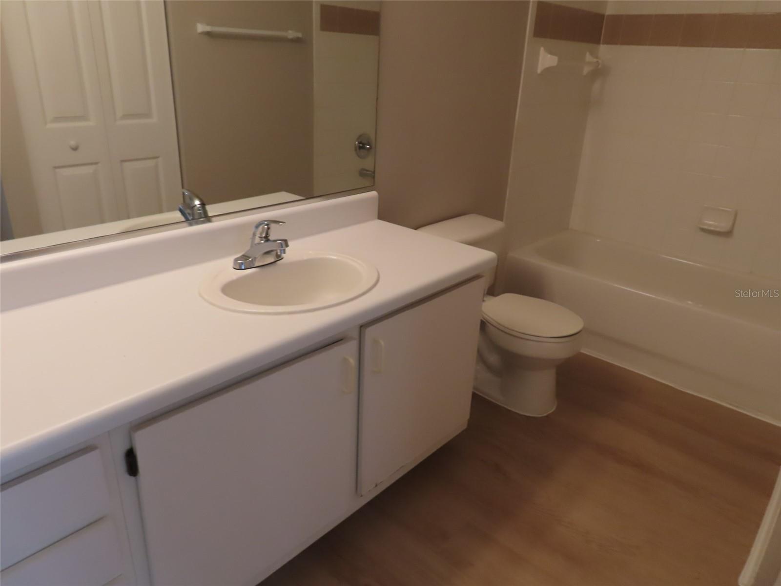 Listing photo id 7 for 5608 Pinnacle Heights Circle 109