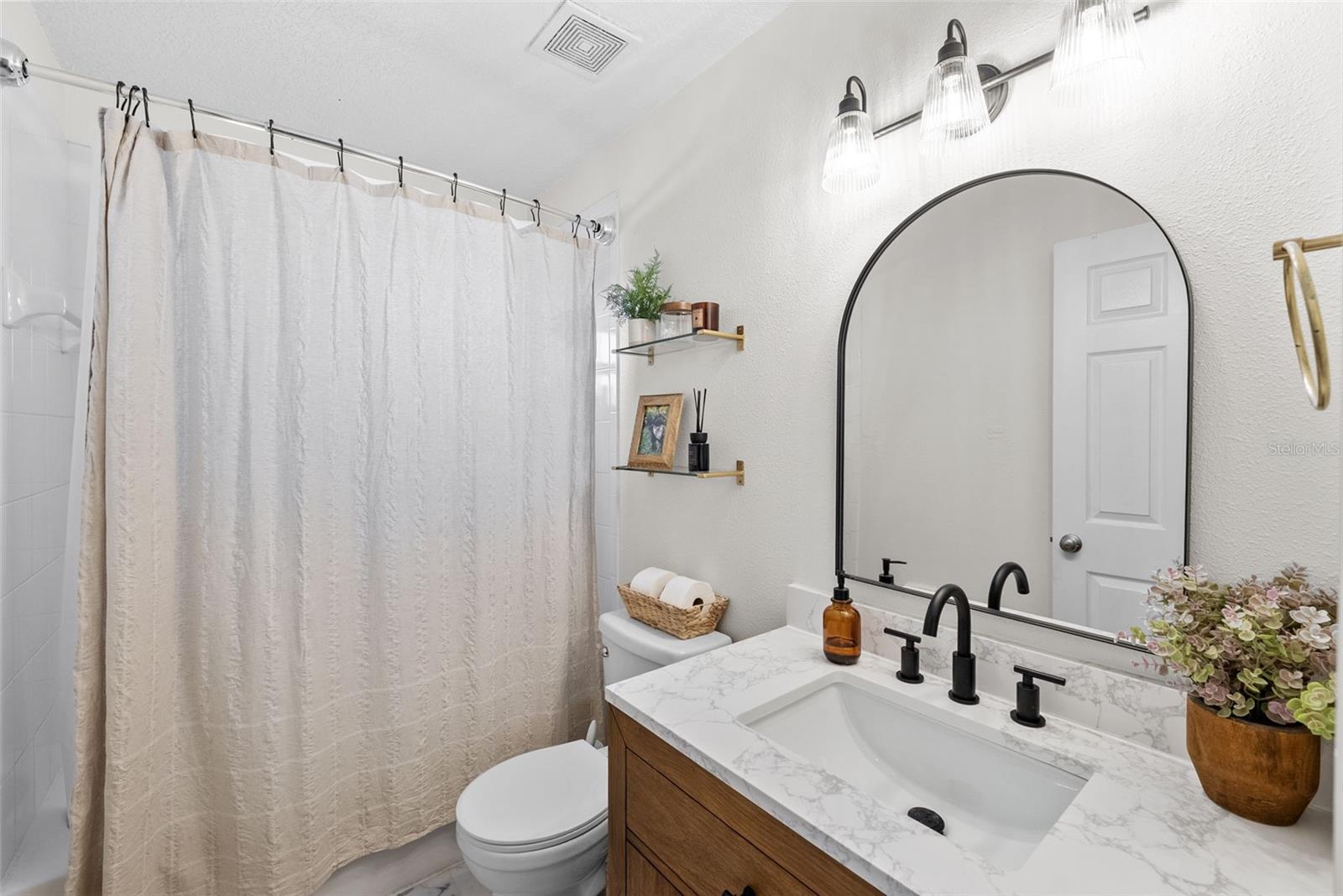 Listing photo id 16 for 3323 Pine Street