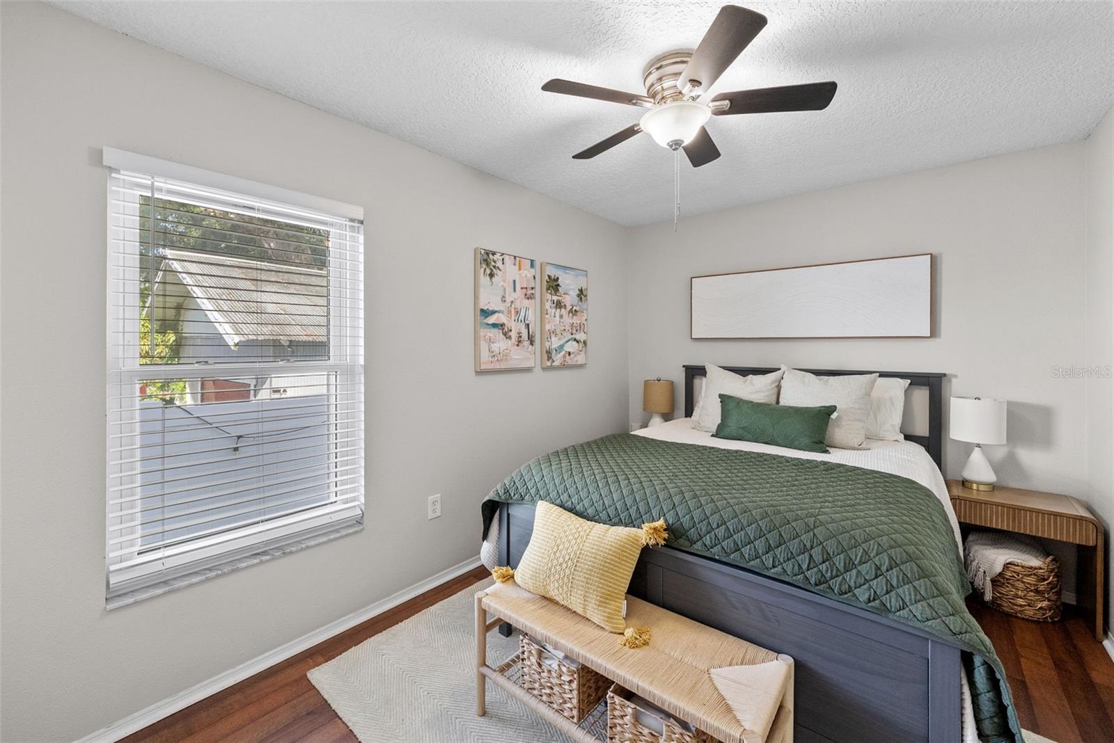 Listing photo id 17 for 3323 Pine Street