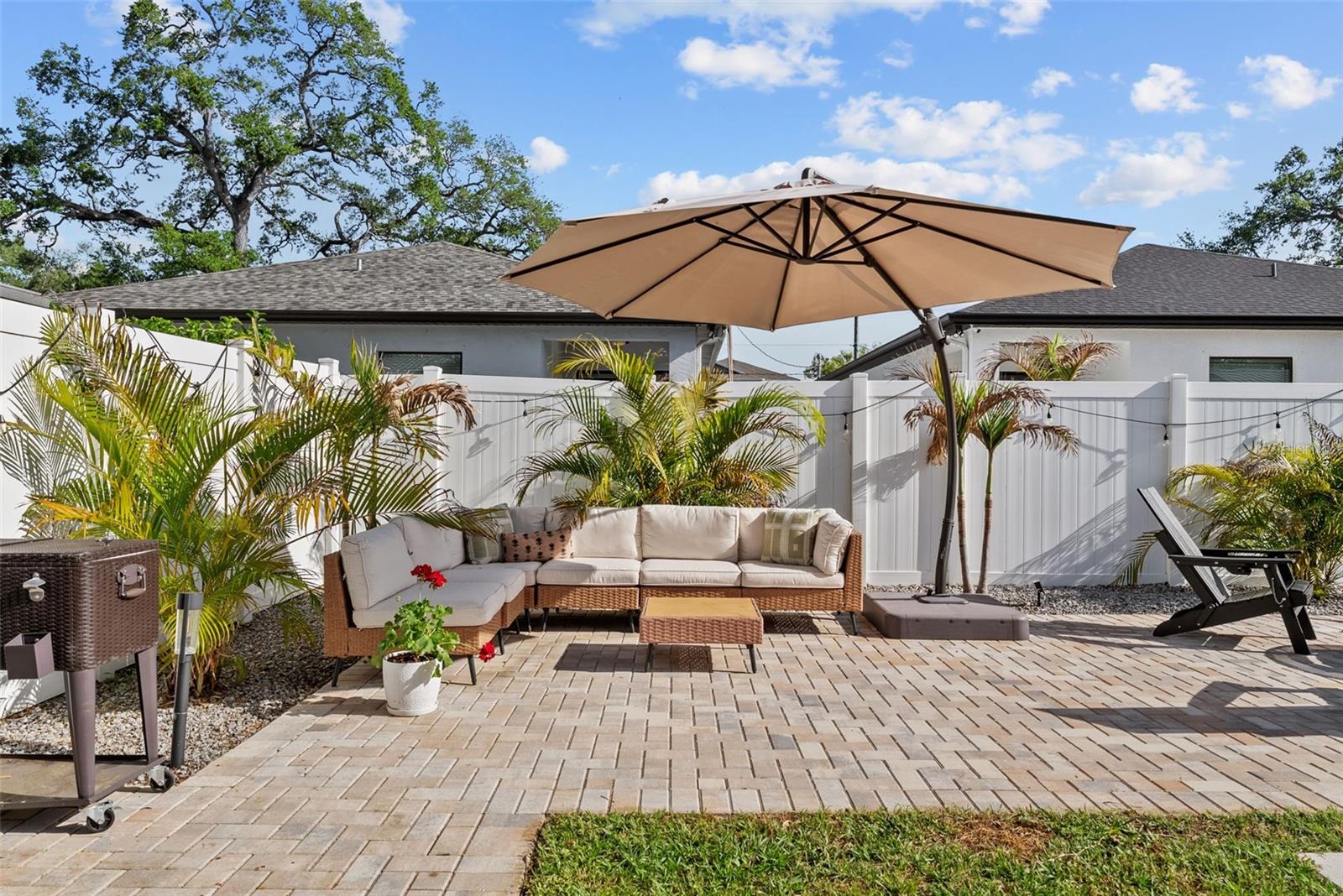 Listing photo id 22 for 3323 Pine Street