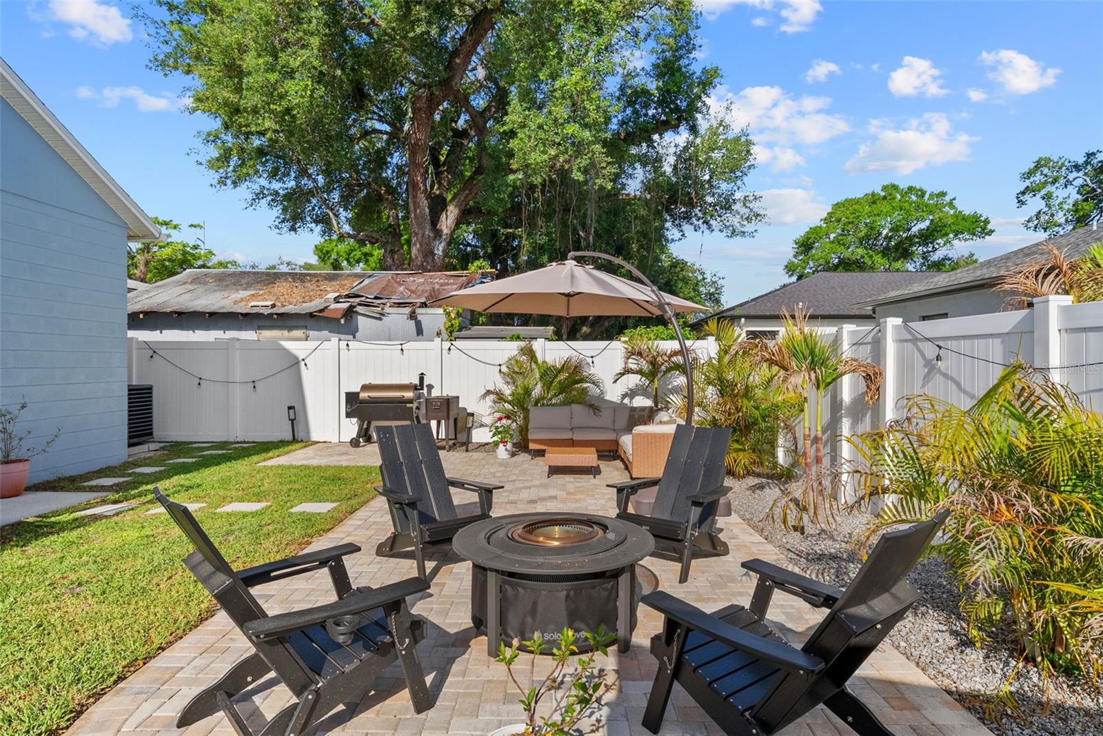 Listing photo id 24 for 3323 Pine Street