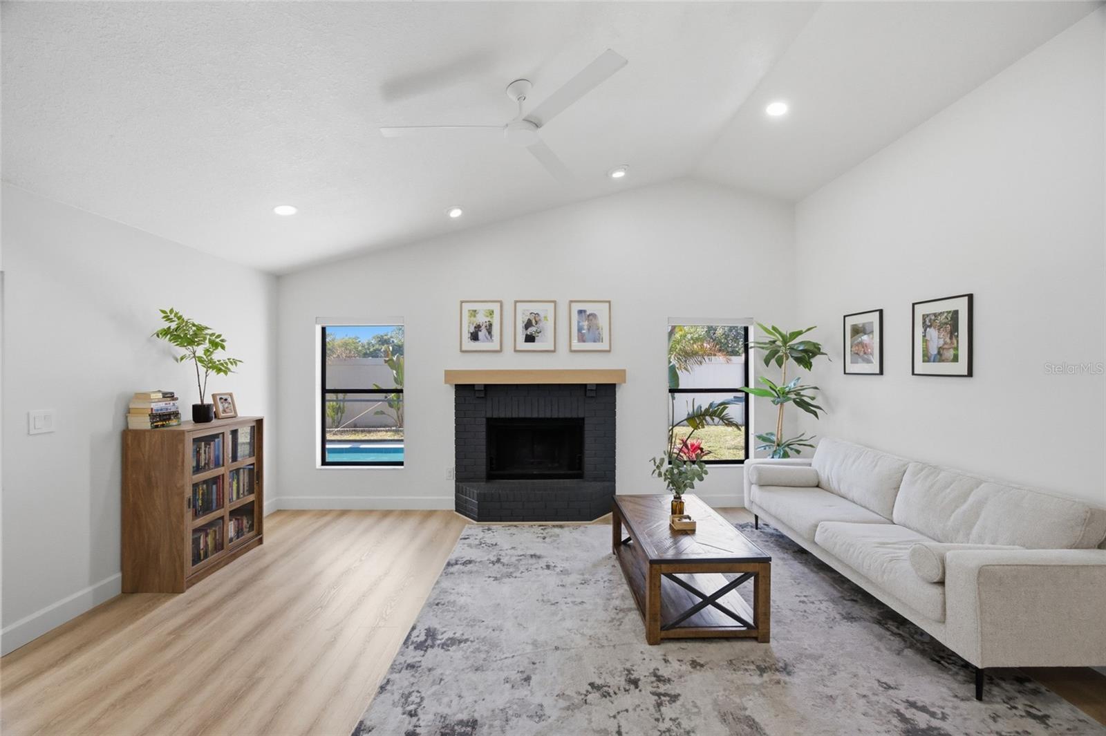 Image 10 of 40 For 2212 Lake Bay Way