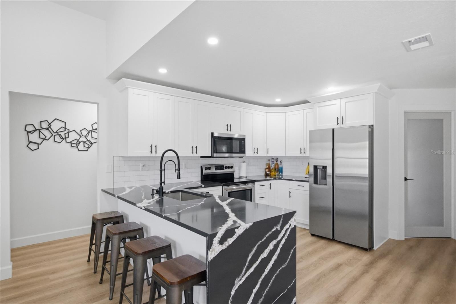 Image 13 of 40 For 2212 Lake Bay Way