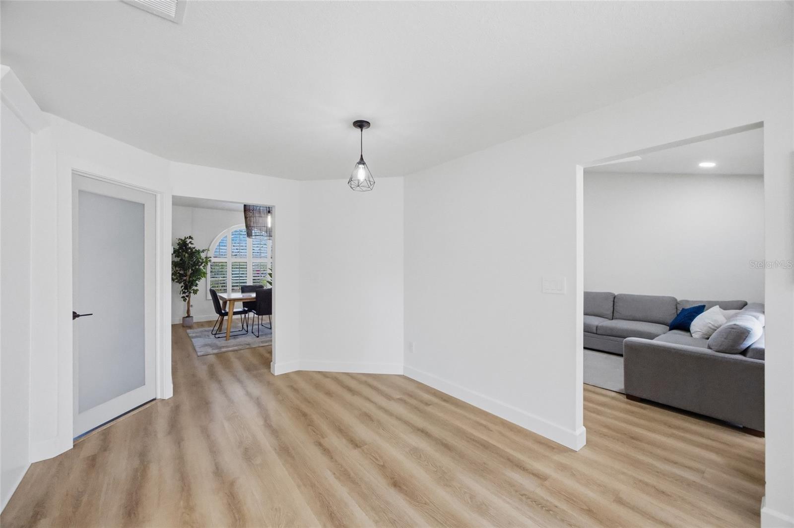 Image 14 of 40 For 2212 Lake Bay Way