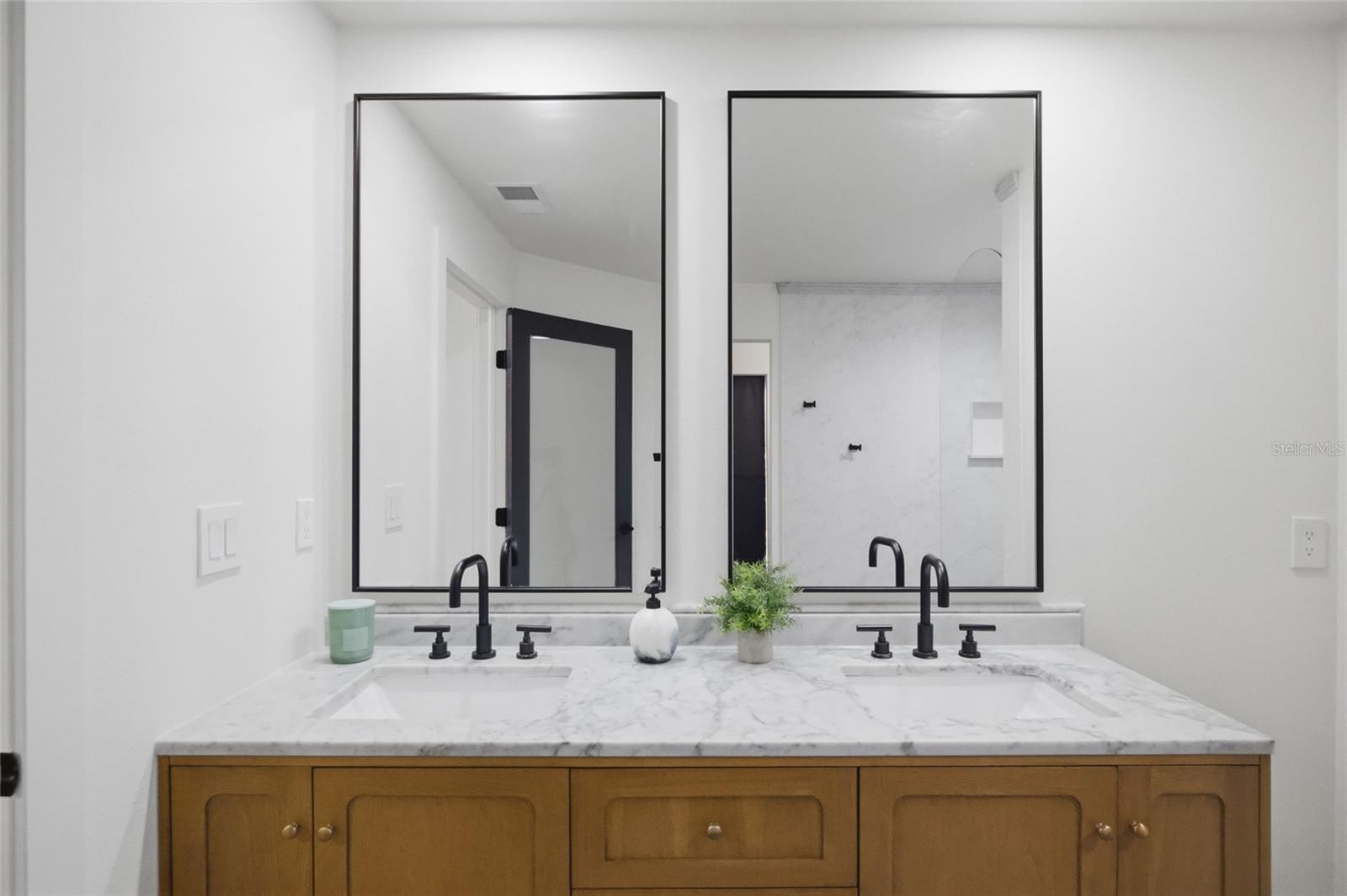 Image 19 of 40 For 2212 Lake Bay Way