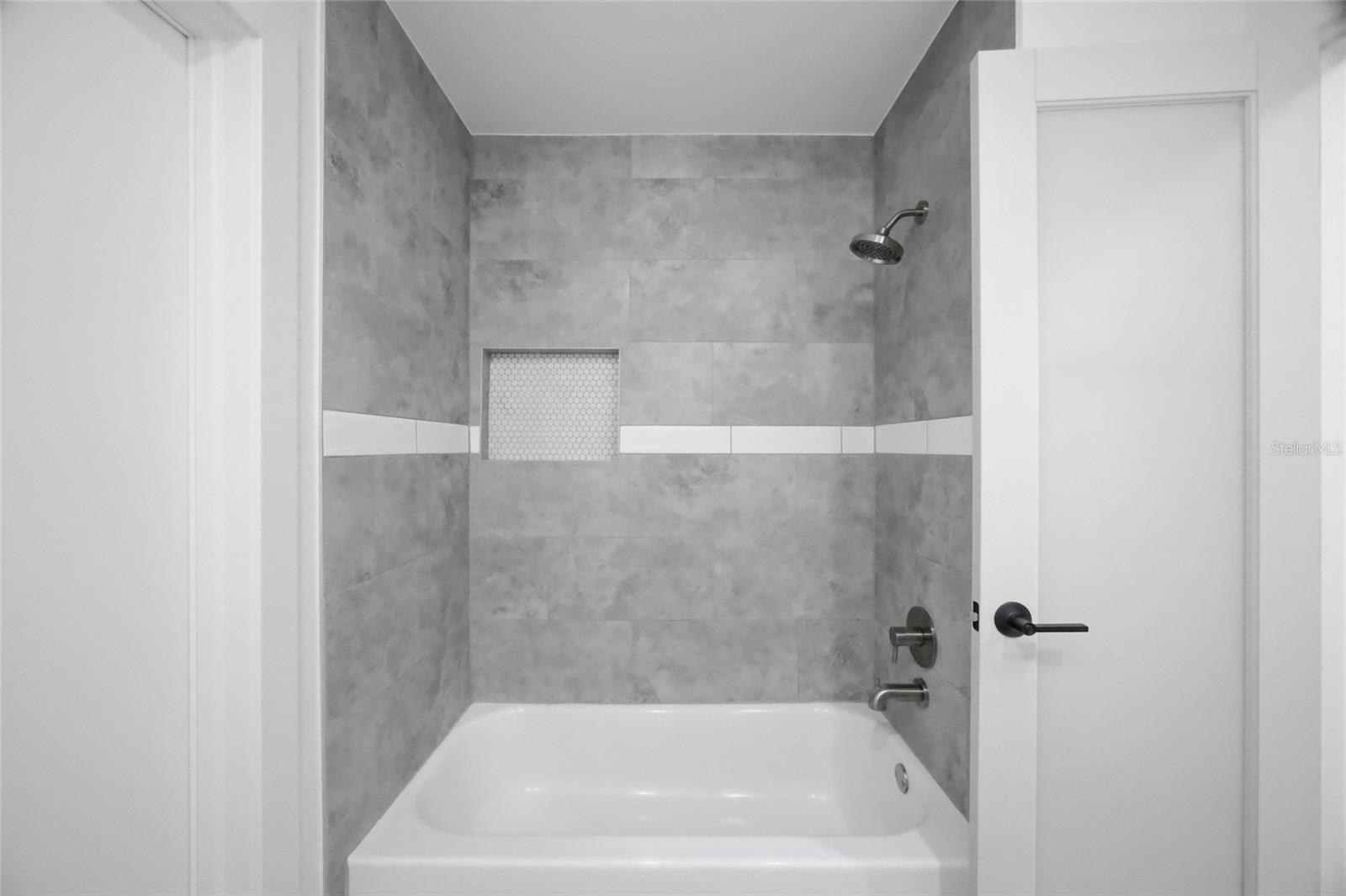 Image 26 of 40 For 2212 Lake Bay Way