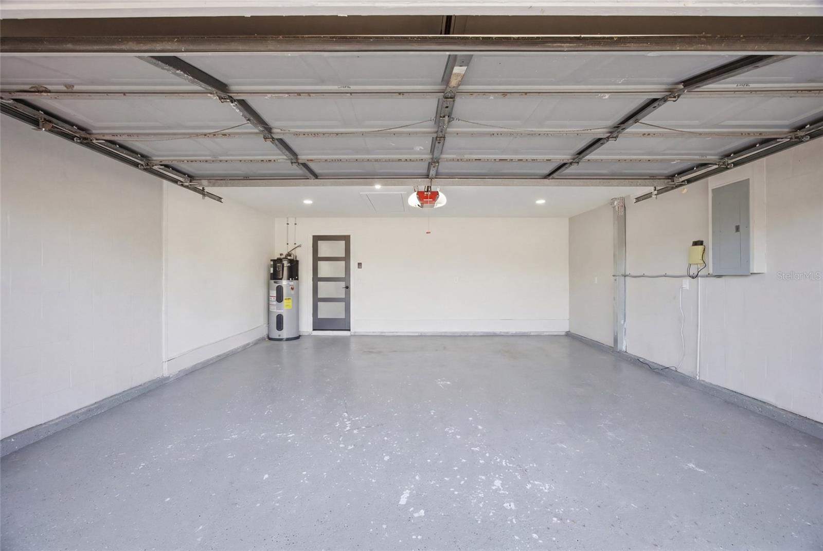 Image 28 of 40 For 2212 Lake Bay Way