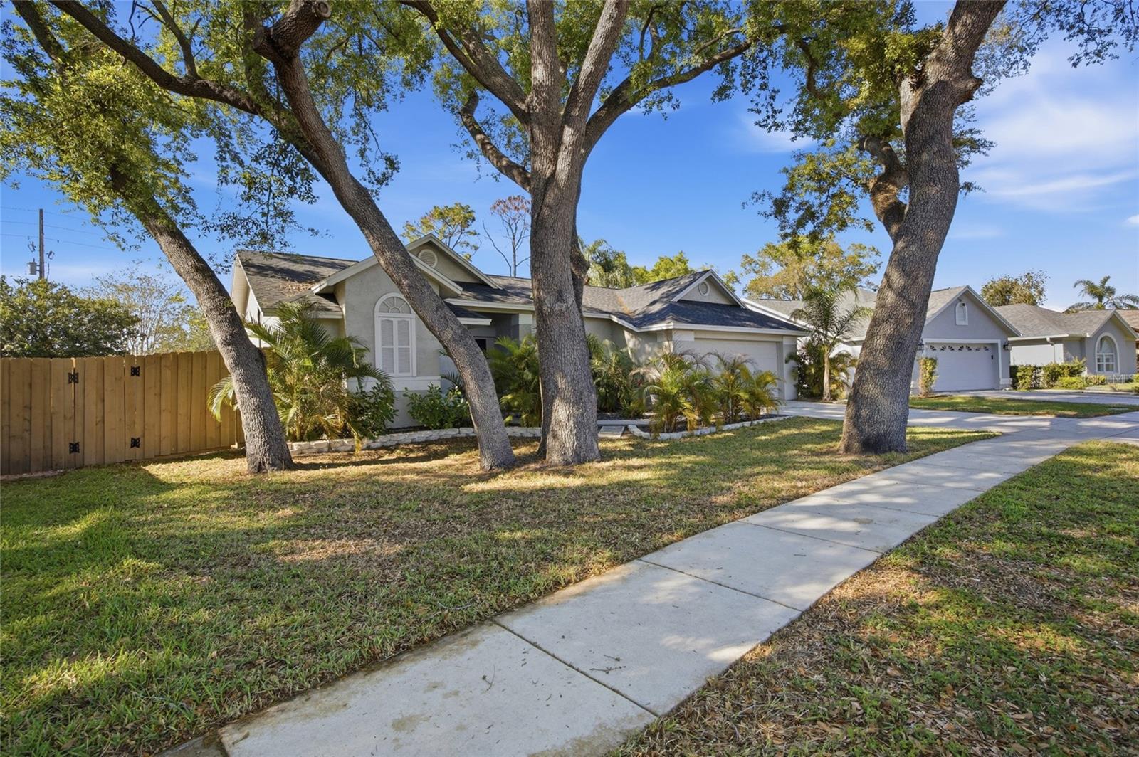 Image 3 of 40 For 2212 Lake Bay Way