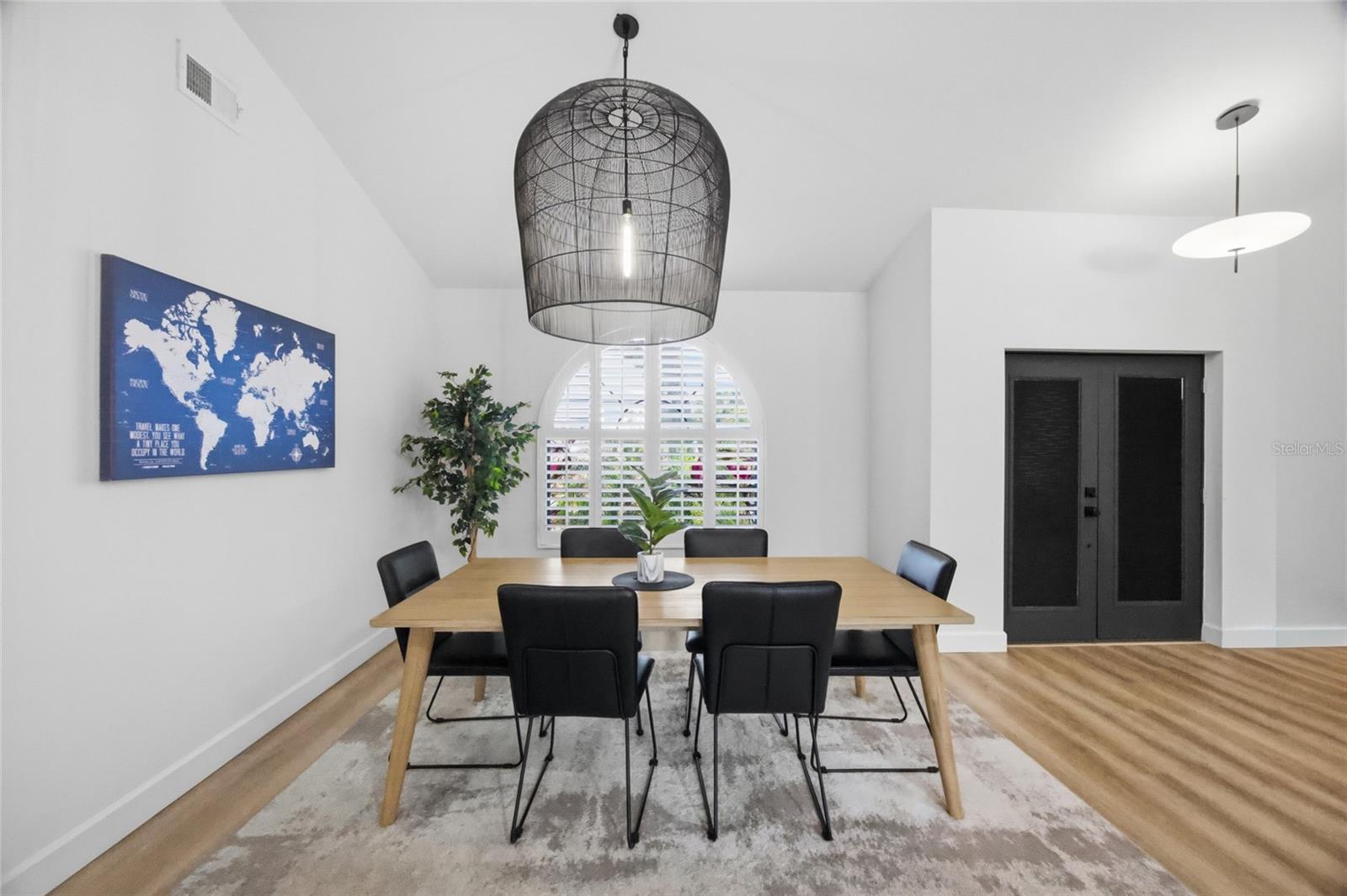 Image 8 of 40 For 2212 Lake Bay Way