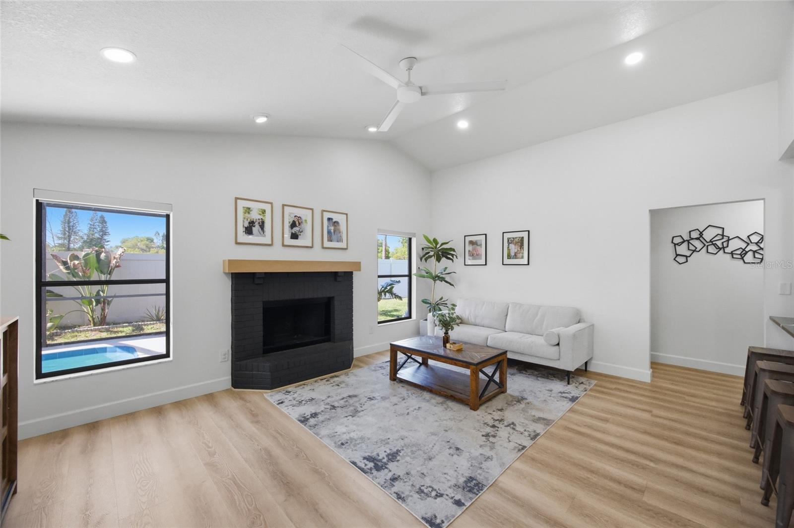 Image 9 of 40 For 2212 Lake Bay Way