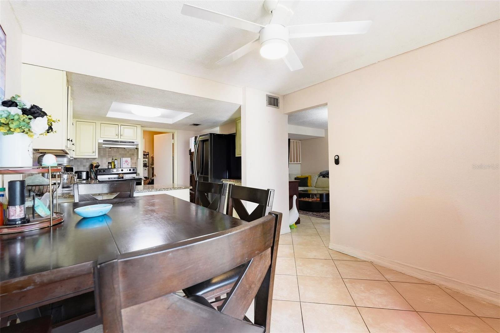 Listing photo id 13 for 7322 Stone Haven Court N 7322