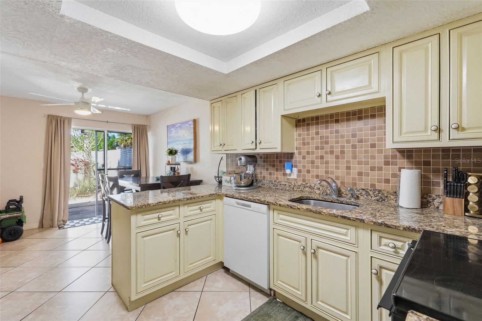 Listing photo id 17 for 7322 Stone Haven Court N 7322