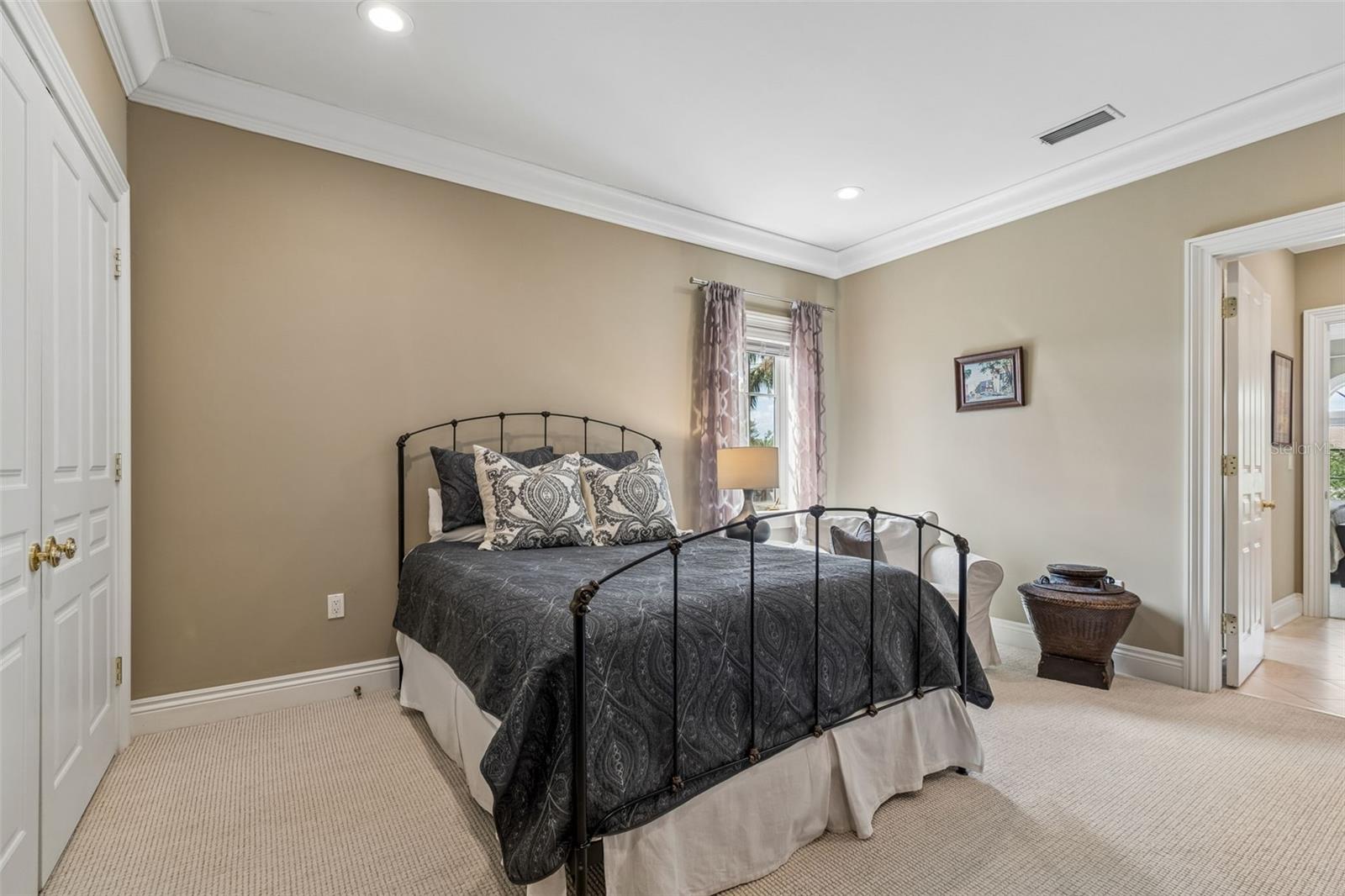 Listing photo id 37 for 4804 Culbreath Isles Road