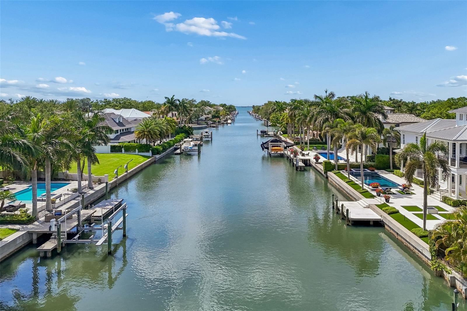 Listing photo id 3 for 4804 Culbreath Isles Road