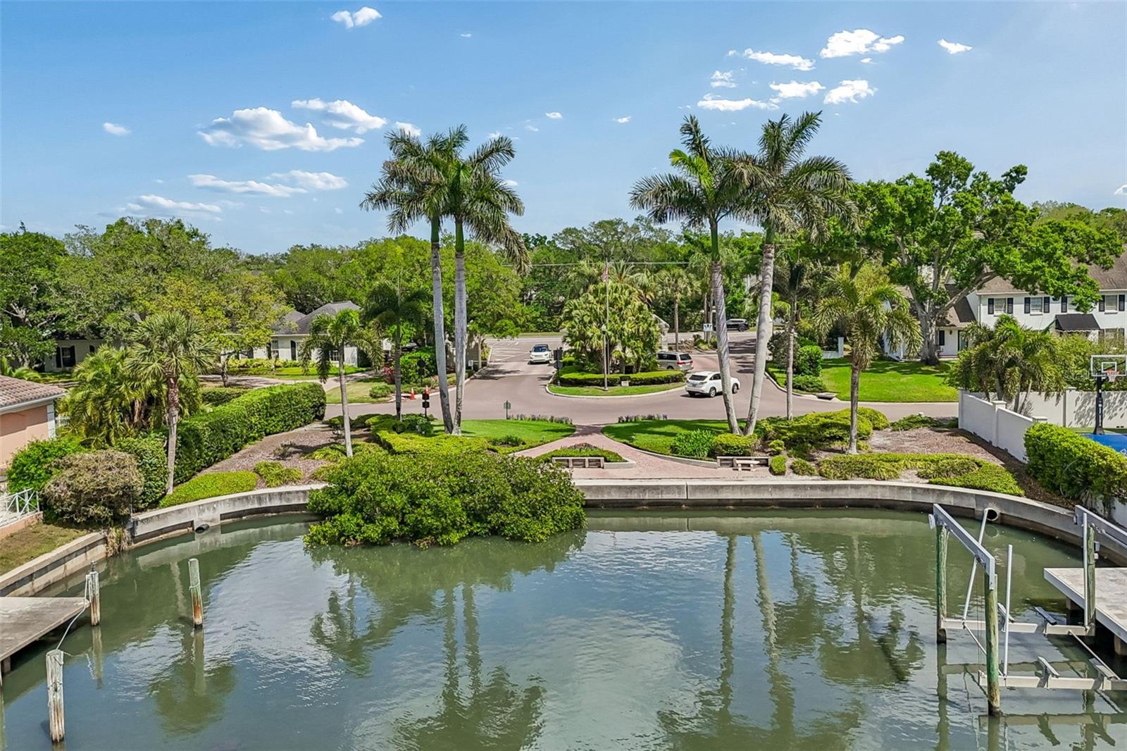 Listing photo id 69 for 4804 Culbreath Isles Road