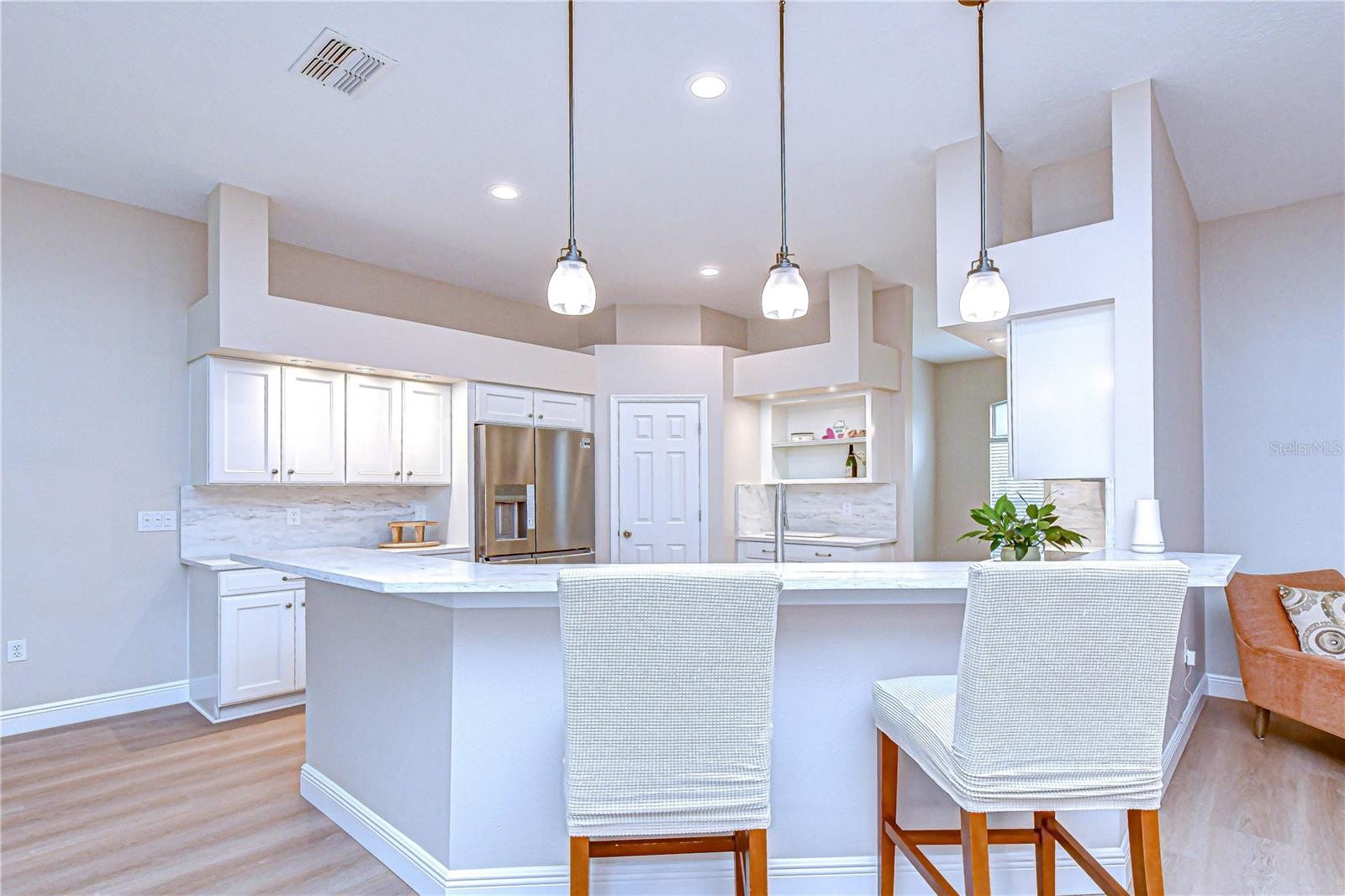 Listing photo id 11 for 3041 Colonial Ridge Drive