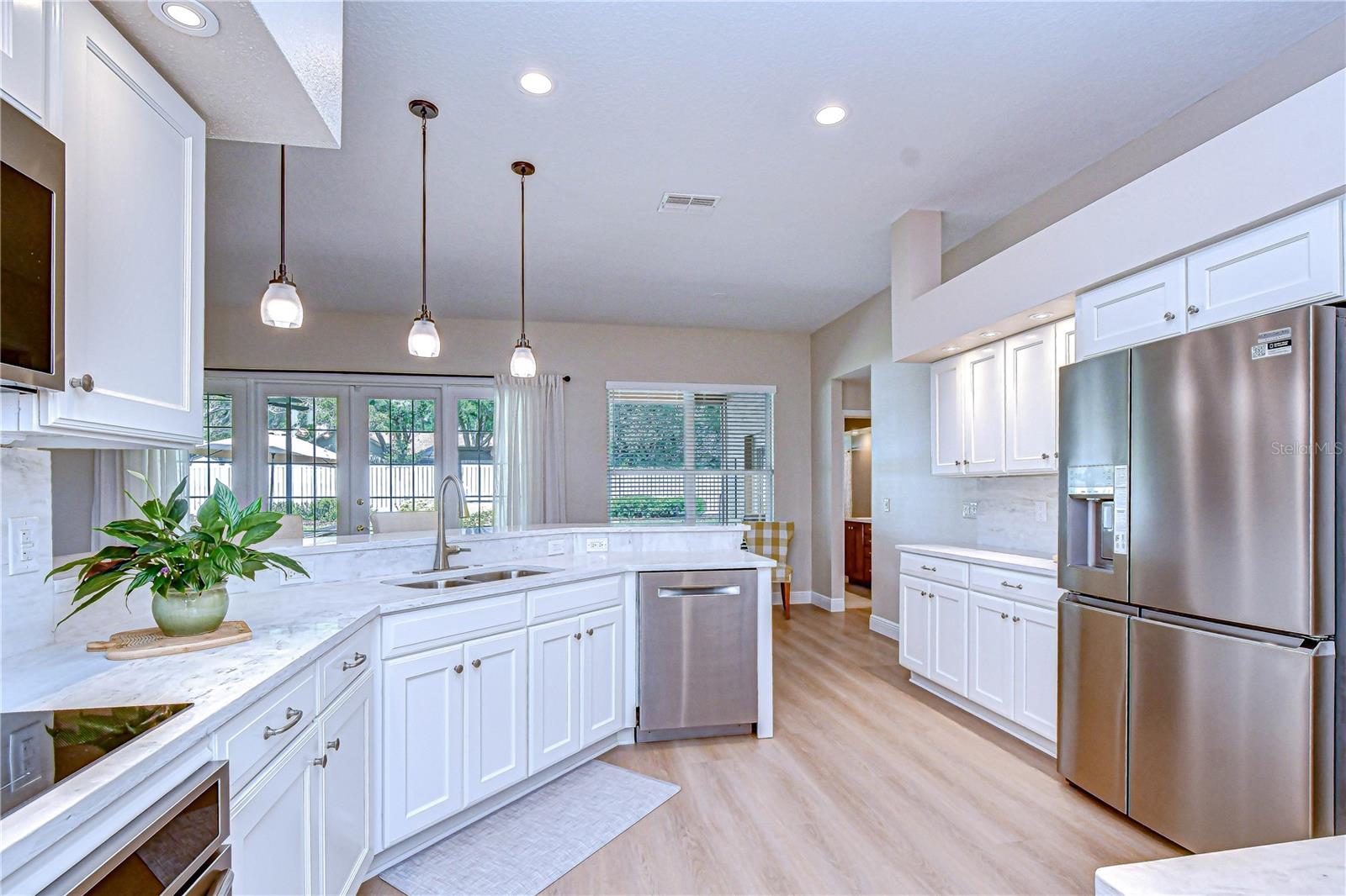 Listing photo id 13 for 3041 Colonial Ridge Drive