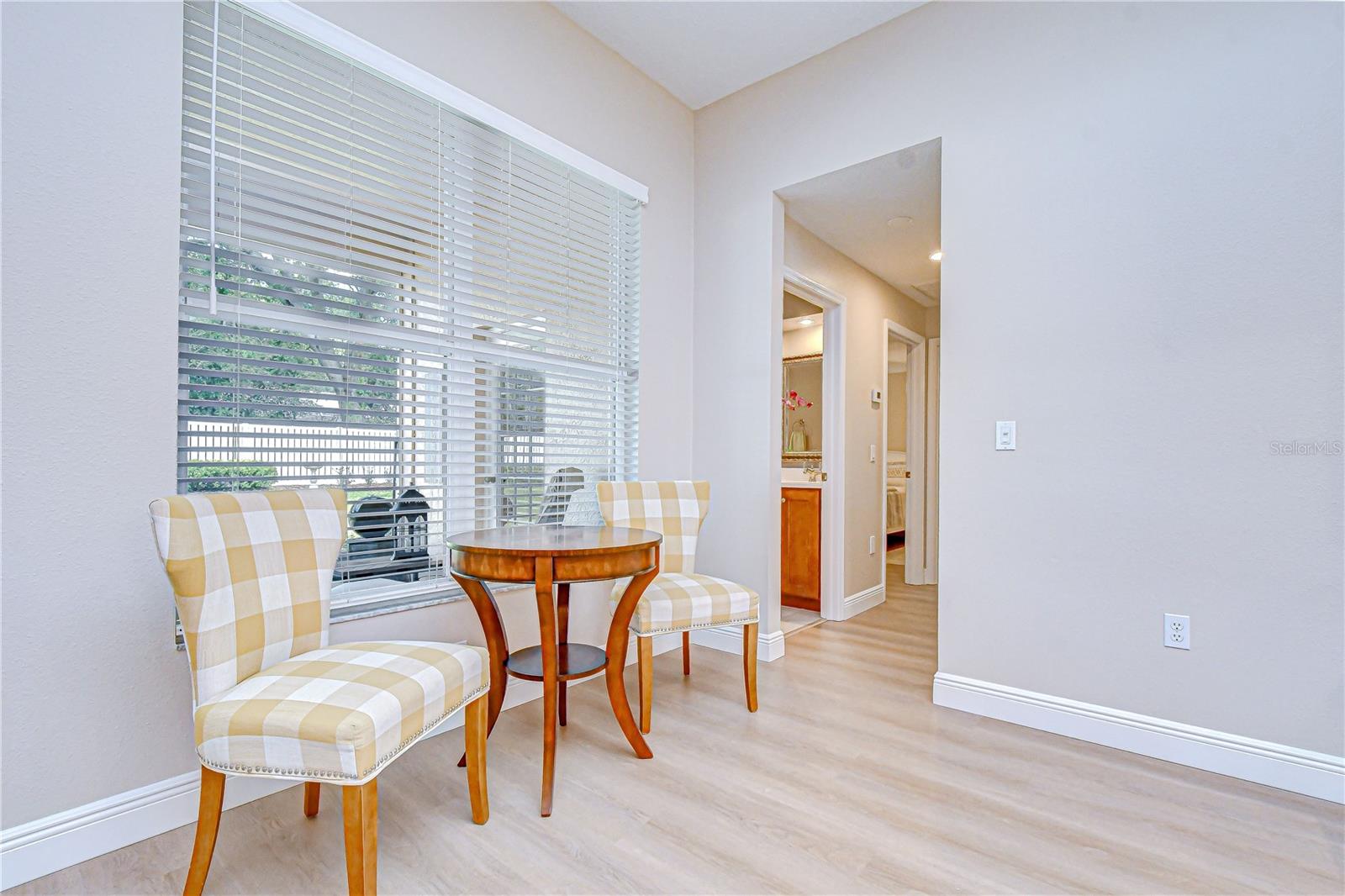 Listing photo id 15 for 3041 Colonial Ridge Drive