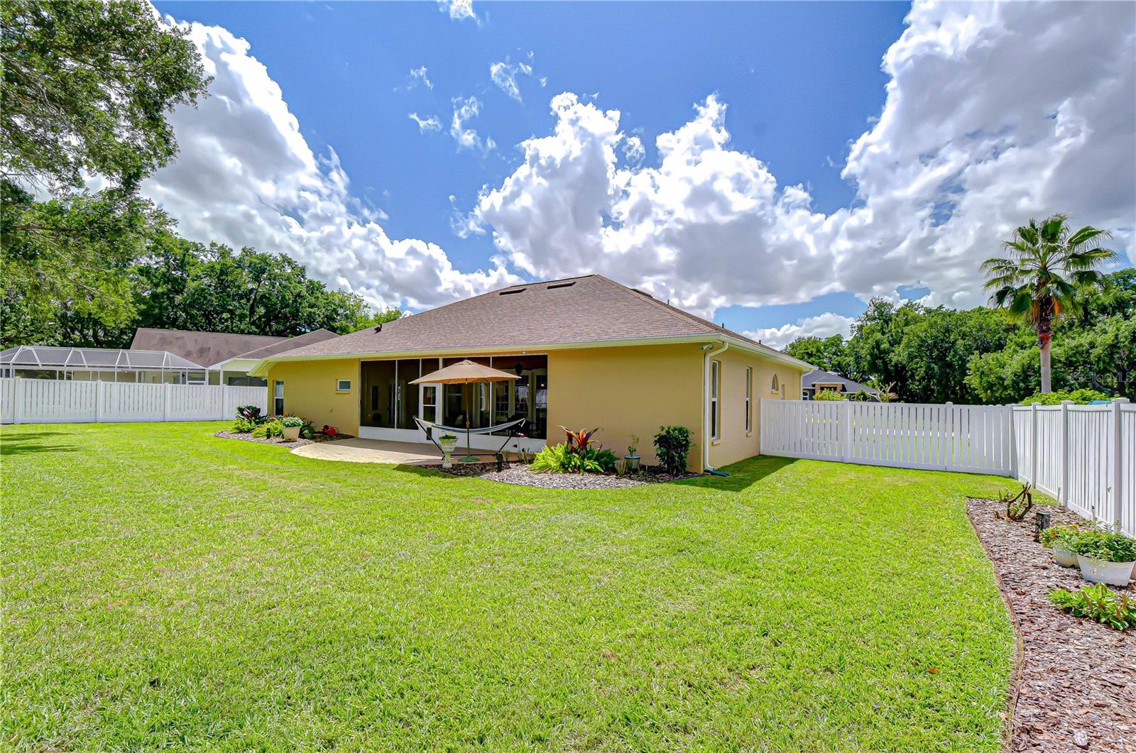 Listing photo id 0 for 3041 Colonial Ridge Drive