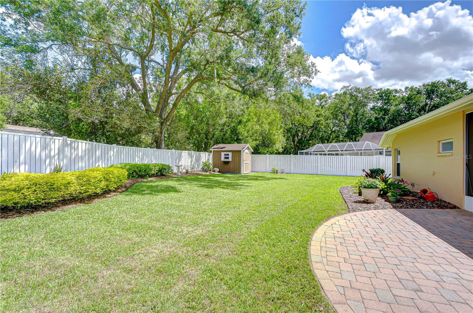 Listing photo id 1 for 3041 Colonial Ridge Drive