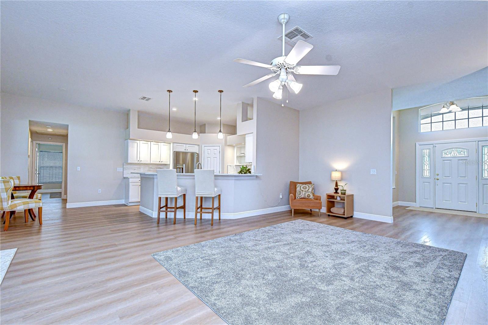 Listing photo id 7 for 3041 Colonial Ridge Drive